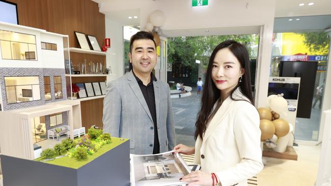 Peter Li and Fiona Yang of Plus Agency, have been showing Chinese buyers properties while they have been over on holidays during Lunar New Year. Picture: Tim Hunter.