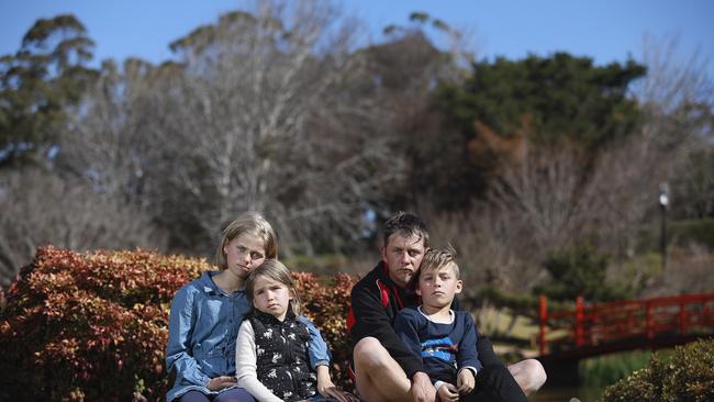 Daniel Foulds poses with his children Lily, 11, Cory, 10 and Indy, 7. (AAP Image/Claudia Baxter)