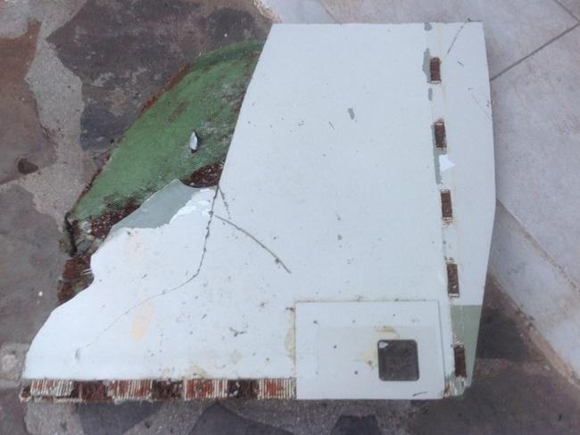 Twitter pic of Possible #MH370 debris found by guests visiting Rodrigues Island, hotel employee says. Credit: Mourouk Ebony Hotel