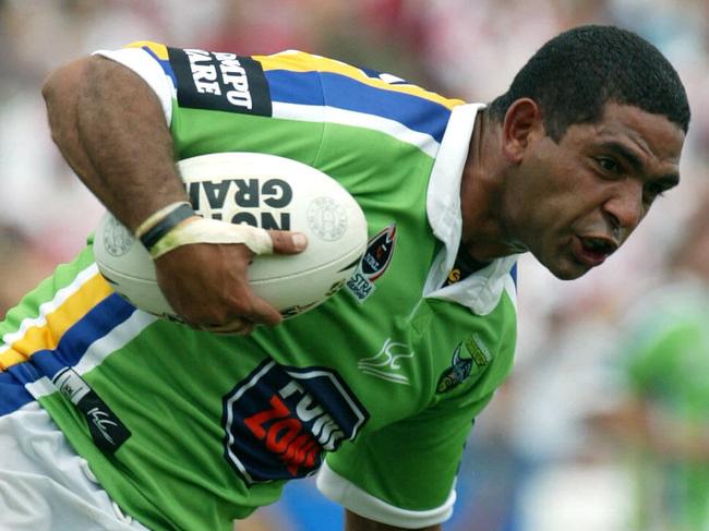 14 Mar 2004 Raiders' Jason Bulgarelli in action during St George Illawarra Dragons vs Canberra Raiders NRL at Oki Jubilee Stadium, - sport