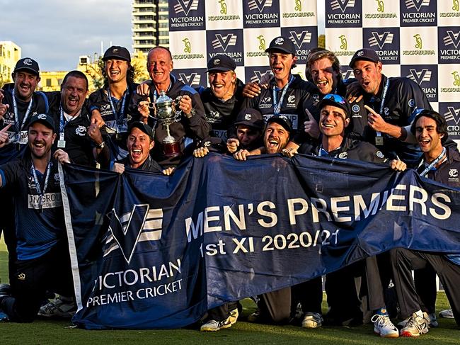 Prahran with the premiership pennant. Pic: Christ Thomas, Cricket Victoria.