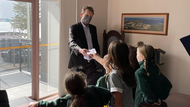 Students approached Deputy Mayor Ritchie armed with questions regarding waste management, recycling and composting