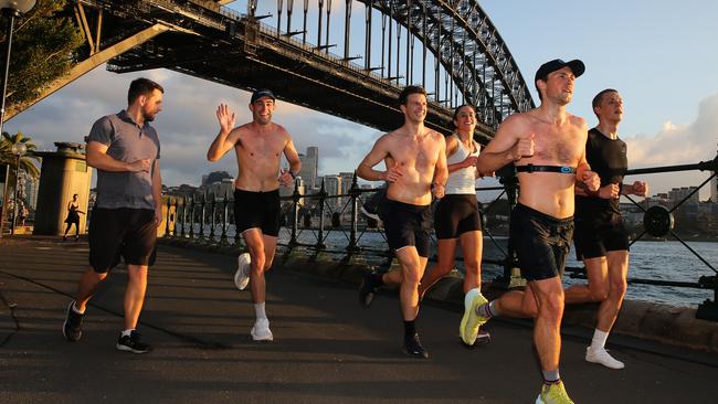 SYDNEY, AUSTRALIA: NewsWire Photos: MARCH 27 2024:Sydneysiders are seen jogging in the early morning as the sun rises. Picture: NCA NewsWire/ Gaye Gerard