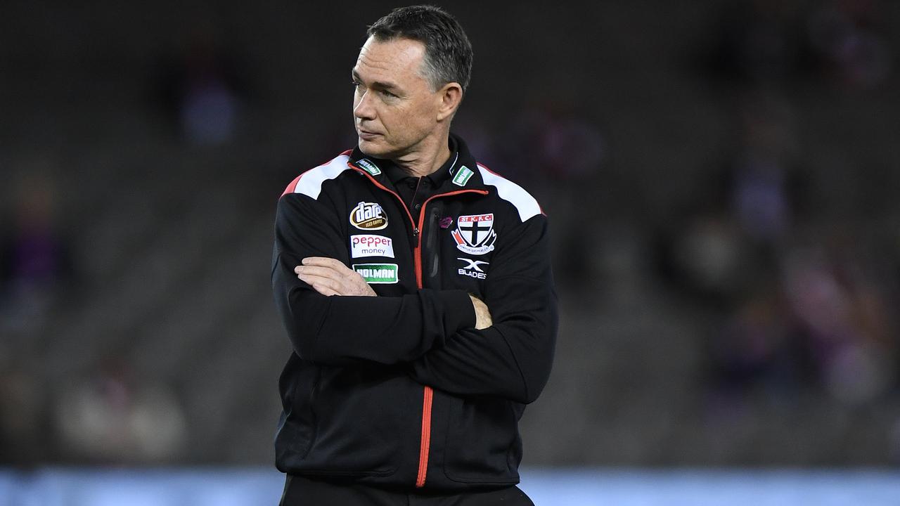 Coach of the Saints Alan Richardson is seen before the Round 22 AFL match between the St Kilda Saints and the North Melbourne Kangaroos at Etihad Stadium in Melbourne, Sunday, August 20, 2017. (AAP Image/Julian Smith) NO ARCHIVING, EDITORIAL USE ONLY