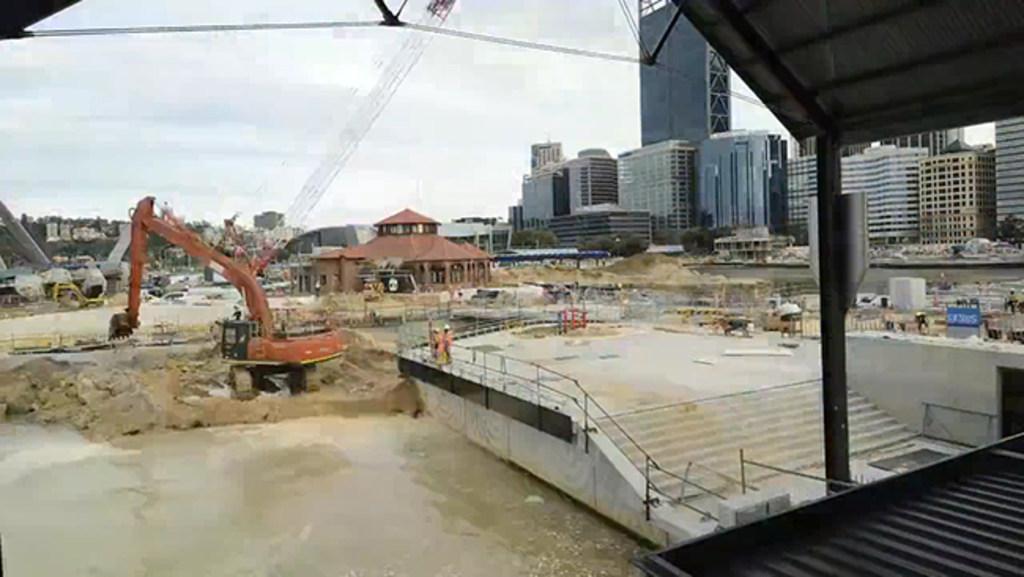 Timelapse of the bund removal at Elizabeth Quay