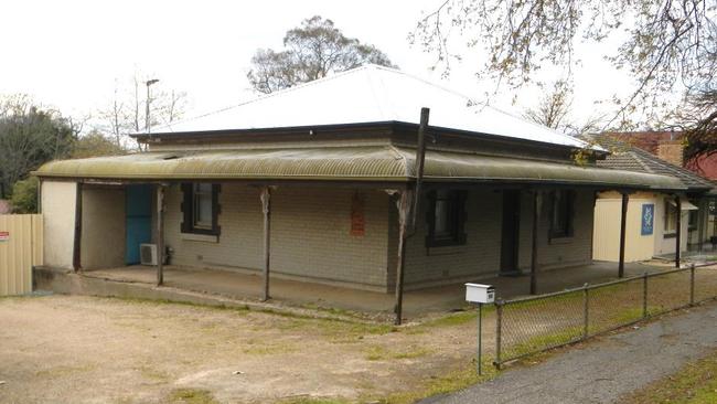 A falling-apart, heritage-listed building at 46 Adelaide Rd, Mount Barker, would be demolished under a plan for a medical centre. Picture: Supplied