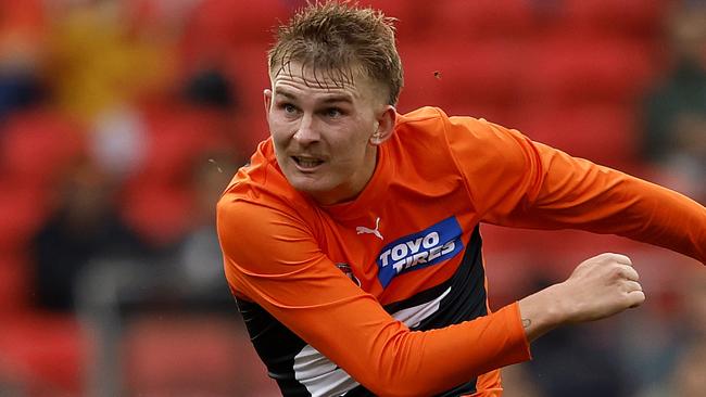 Giants Josh Fahey big goal from outside 50m during the Round 12 AFL match between the GWS Giants and Richmond Tigers at Giants Stadium on June 4, 2023. Photo by Phil Hillyard(Image Supplied for Editorial Use only - **NO ON SALES** - Â©Phil Hillyard )