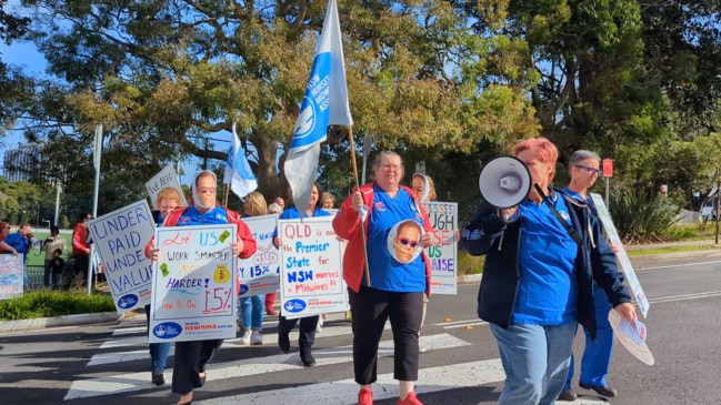 Nurses rally for better pay