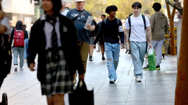 ADELAIDE, AUSTRALIA - NewsWire Photos 9,May, 2024:  Generics People out walking around the city. Picture: NCA NewsWire / Kelly Barnes