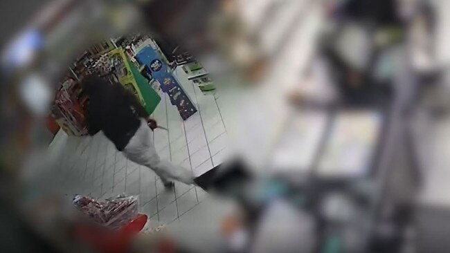 Police hunt for man who used a knife to rob a Gold Coast petrol station