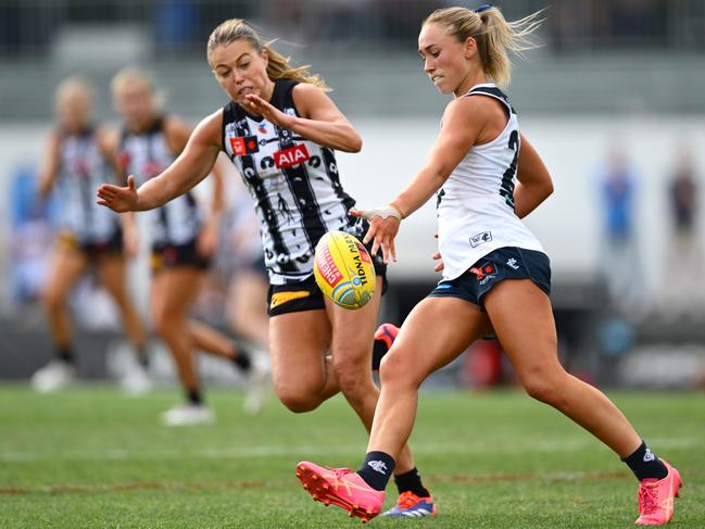 MELBOURNE, AUSTRALIA - OCTOBER 27: Keeley Sherar of the Blues kicks during the round nine AFLW match between Collingwood Magpies and Carlton Blues at Victoria Park, on October 27, 2024, in Melbourne, Australia. (Photo by Quinn Rooney/Getty Images)