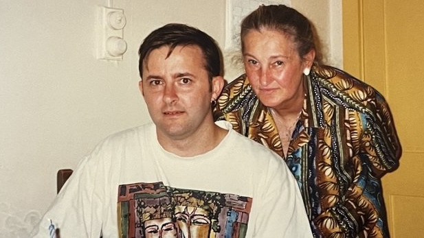 The PM pictured with his mother Maryanne in earlier years. Picture: Twitter / Anthony Albanese