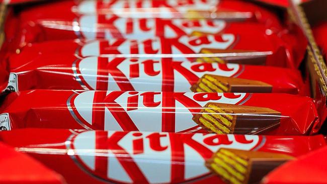 2BB98H9 Kit Kat wafer fingers in milk chocolate in supermarket. Picture: Alamy