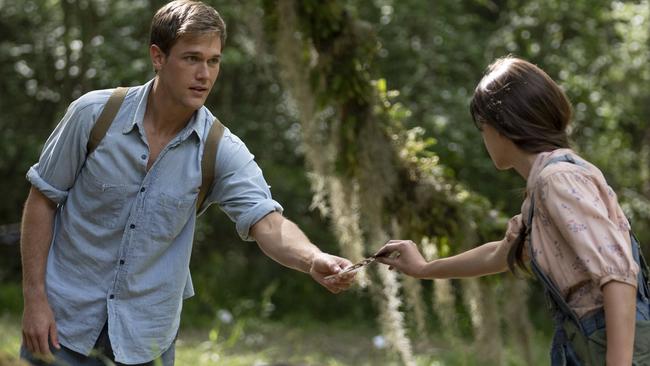 Tate Walker (Taylor John Smith) and Kya (Daisy Edgar-Jones) in Columbia Pictures' Where The Crawdads Sing.
