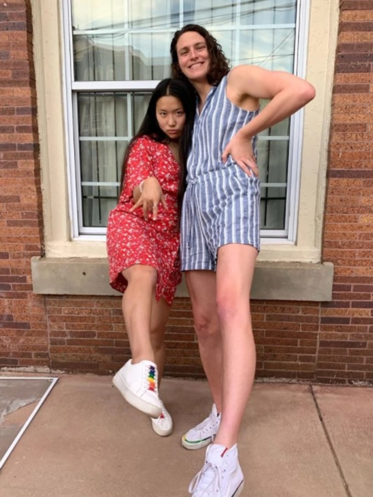 Lia Thomas (right) and friend Hannah Liu. Photo: Instagram / Hannah Liu