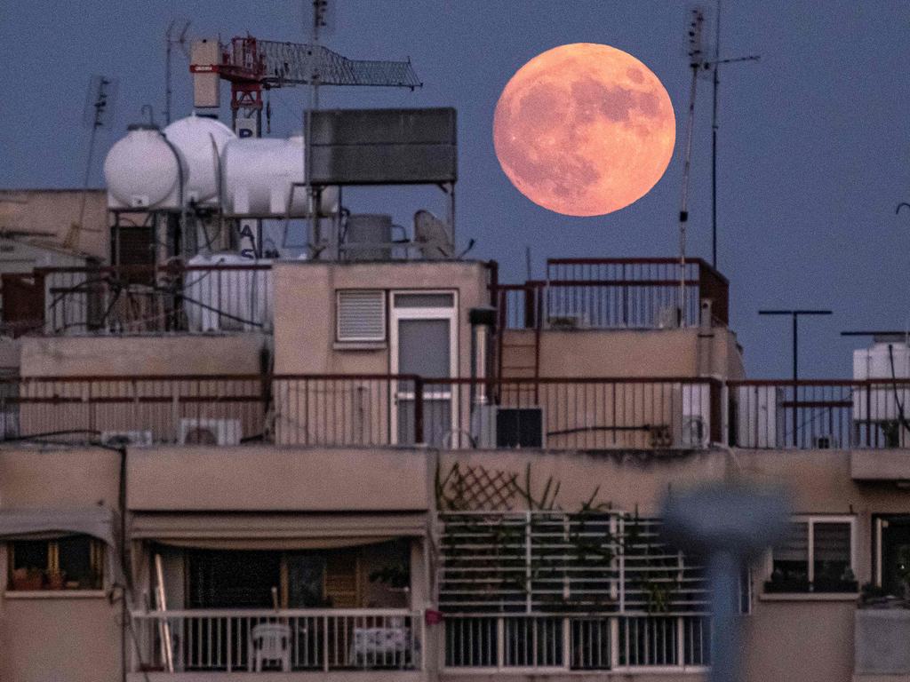 Stunning pictures of the blue supermoon The Chronicle