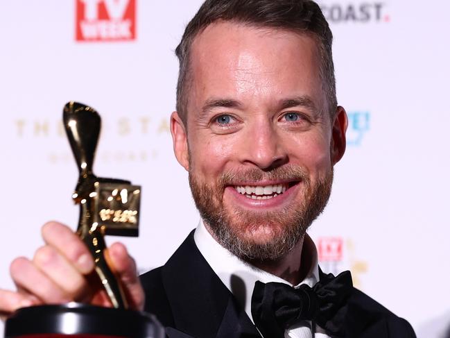 GOLD COAST, AUSTRALIA - JUNE 19: Hamish Blake poses with the 2022 Gold Logie at the 62nd TV Week Logie Awards on June 19, 2022 in Gold Coast, Australia. (Photo by Chris Hyde/Getty Images)