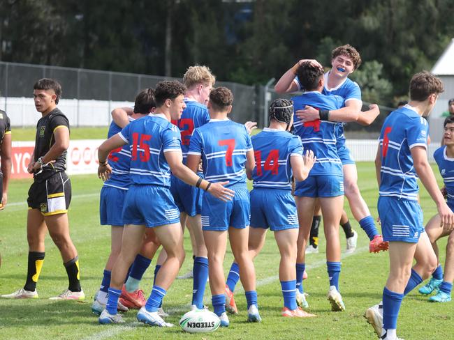 St Dominic's College (Blue) v Bass Hill HS. Picture: Tim Hunter.