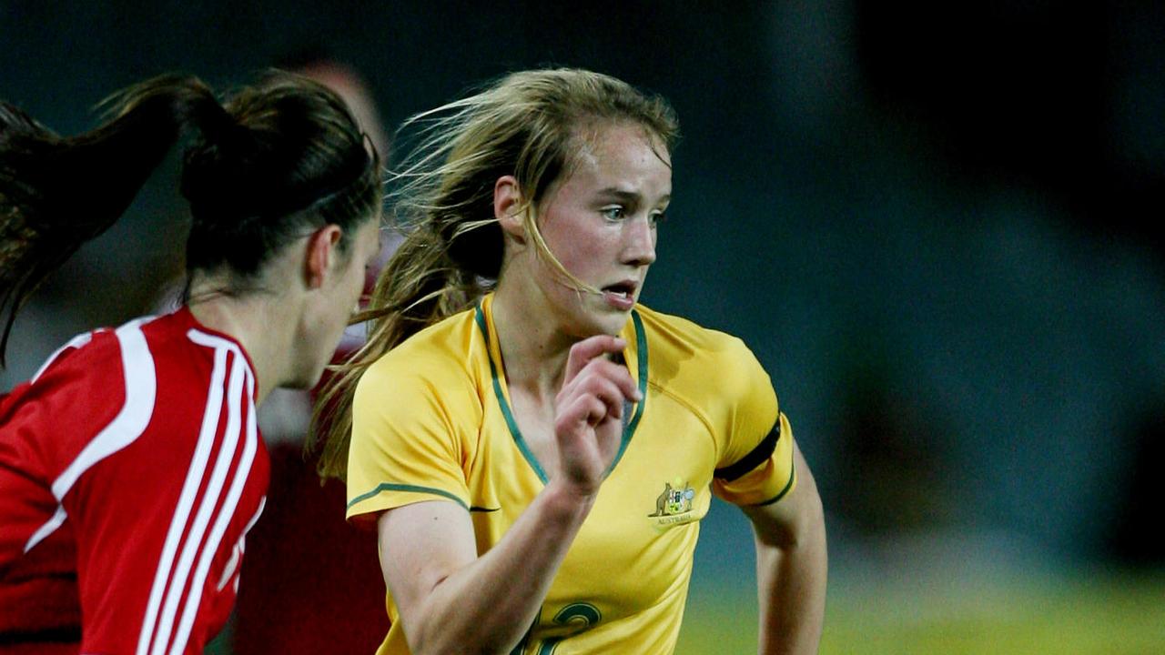 Caoimhe Bray is following a similar path to Ellyse Perry who has played two sports at the highest level.