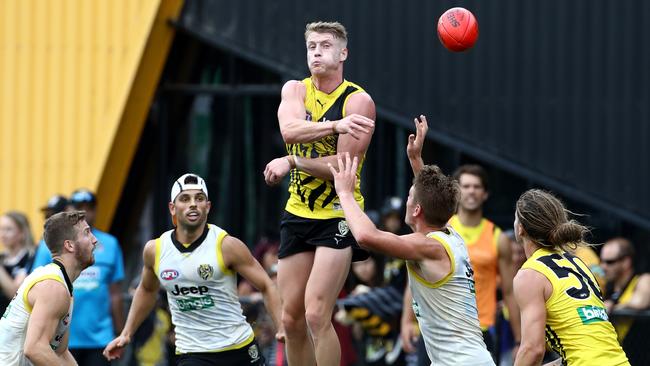 Josh Caddy gets the jump on his opponents. Picture: Mark Dadswell