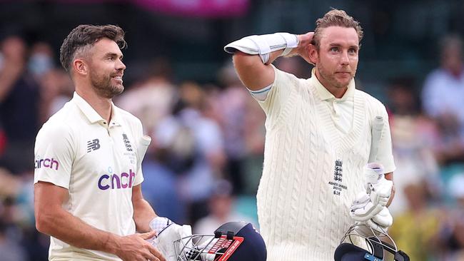 Stuart Broad and Jimmy Anderson survived the final 12 balls to force the draw.