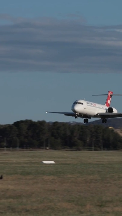 Qantas jet makes final landing