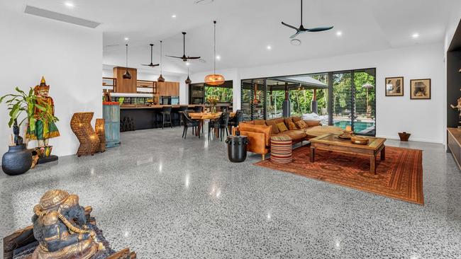 31 Seaside Parade, Palm Cove