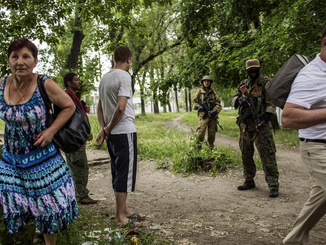Pro-Russian militants near the airport in Donetsk on May 26. AFP PHOTO/FABIO BUCCIARELLI