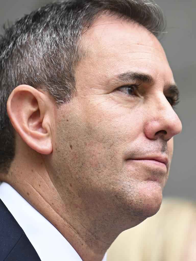 Federal Treasurer Jim Chalmers supported the freeze. Picture: NewsWire/Martin Ollman