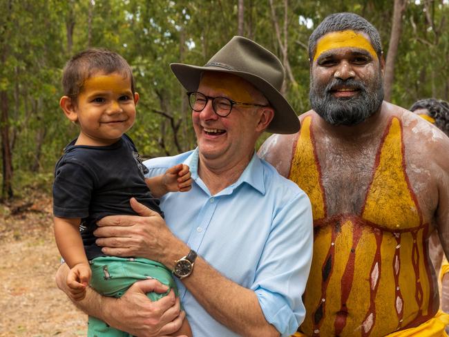 *2022 Pictures of the Year Australia* - EAST ARNHEM, AUSTRALIA - JULY 29: Prime Minister of Australia Anthony Albanese with Yolngu People during the Garma Festival 2022 at Gulkula on July 29, 2022 in East Arnhem, Australia. The annual Garma festival is held at Gulkula, a significant ceremonial site for the Yolngu people of northeast Arnhem Land about 40km from Nhulunbuy on the Gove peninsula in East Arnhem. The festival is a celebration of Yolngu culture aimed at sharing culture and knowledge which also brings politicians and Indigenous leaders together to discuss issues facing Australia's Aboriginal and Torres Strait Islander people. This year is the first time the festival has been held since 2019 following a two-year absence due to the COVID-19 pandemic. (Photo by Tamati Smith/Getty Images)