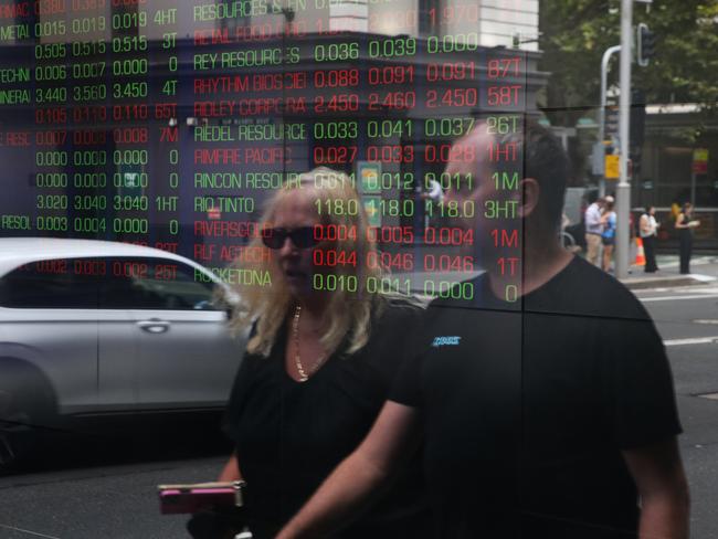 SYDNEY, AUSTRALIA : NewsWire Photos - MARCH 05 2025; A general view of people walking past the ASX in Sydney ahead of the ABS releasing National account figures for the December quarter showing the strength of the Australian economy. Picture: NewsWire/ Gaye Gerard