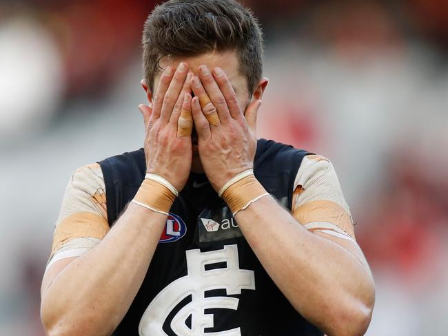 MELBOURNE, AUSTRALIA - AUGUST 05: Marc Murphy of the Blues looks dejected after a loss during the 2017 AFL round 20 match between the Essendon Bombers and the Carlton Blues at the Melbourne Cricket Ground on August 05, 2017 in Melbourne, Australia. (Photo by Michael Willson/AFL Media/Getty Images)