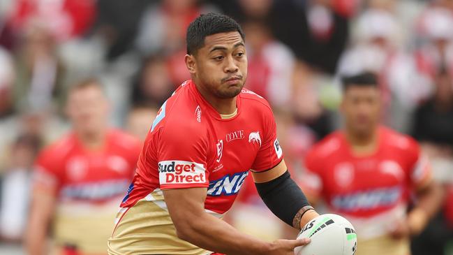 WOLLONGONG, AUSTRALIA - APRIL 01:  Anthony Milford of the Dolphins runs with the ball during the round five NRL match between St George Illawarra Dragons and Dolphins at WIN Stadium on April 01, 2023 in Wollongong, Australia. (Photo by Mark Metcalfe/Getty Images)