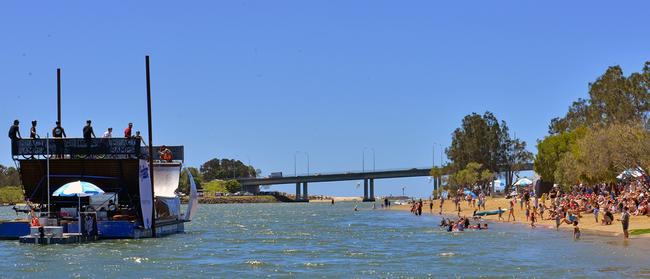 The barge used for sports demos at the 2017 Buskers by the Creek Festival (pictured) will be transformed into a floating licensed bar for this year’s event. Picture: ARPimaging.