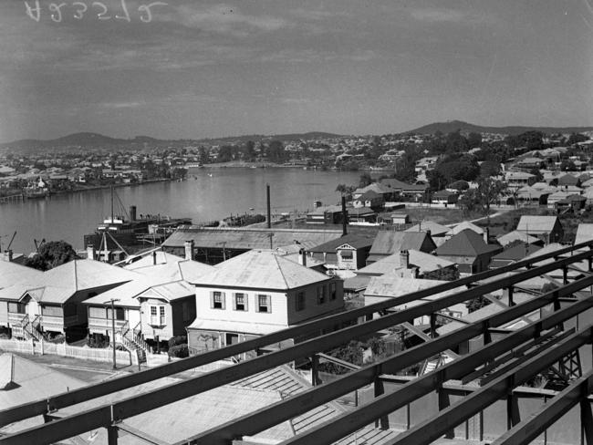Looking back over Kangaroo Point during the Story Bridge construction in 1937