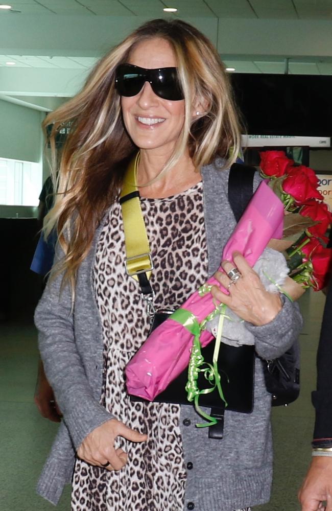 How Sarah Jessica Parker dresses for a flight! The award-winning actress arrived in Melbourne yesterday. Picture: Matrix Media Group