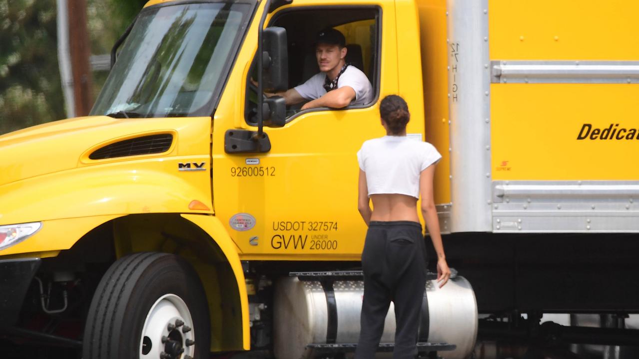 Nickayla was pictured helping Dorsey load furniture from his old home into a rented yellow moving truck. Picture: Mega Agency.