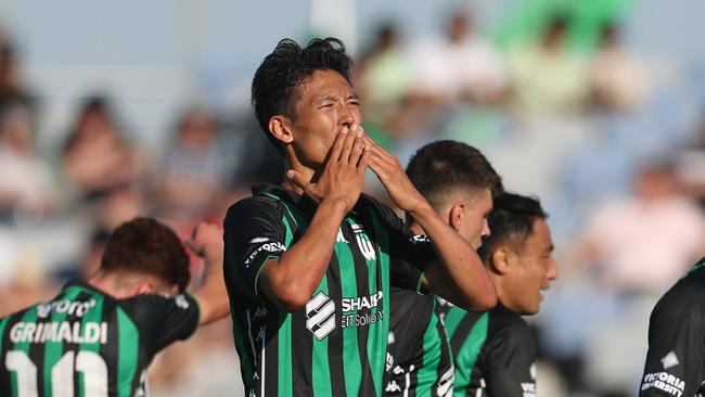 MELBOURNE, AUSTRALIA - FEBRUARY 23: Hiroshi Ibusuki of Western United celebrates kicking a penalty goal during the round 20 A-League Men match between Western United and Adelaide United at Ironbark Fields, on February 23, 2025, in Melbourne, Australia. (Photo by Daniel Pockett/Getty Images)