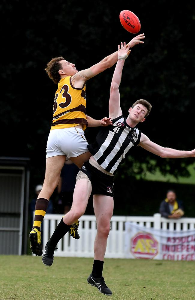 Rucks Will Wolbers and Ethan Harris QAFL – Aspley v Sherwood Magpies in senior Australian football QAFL competition Saturday April 23, 2022. Picture, John Gass