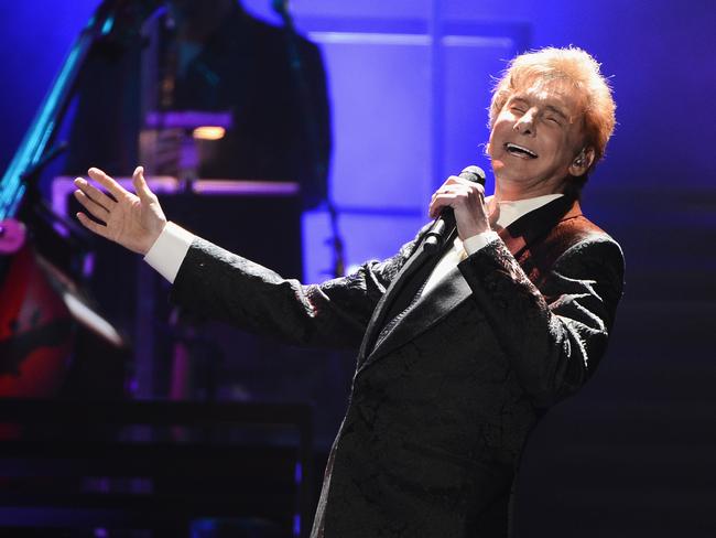 Barry Manilow Rushed To Hospital Following Surgery Complications 