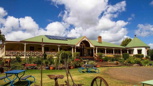 Bestbrook Mountain Resort is off the Cunningham Highway at Tregony.