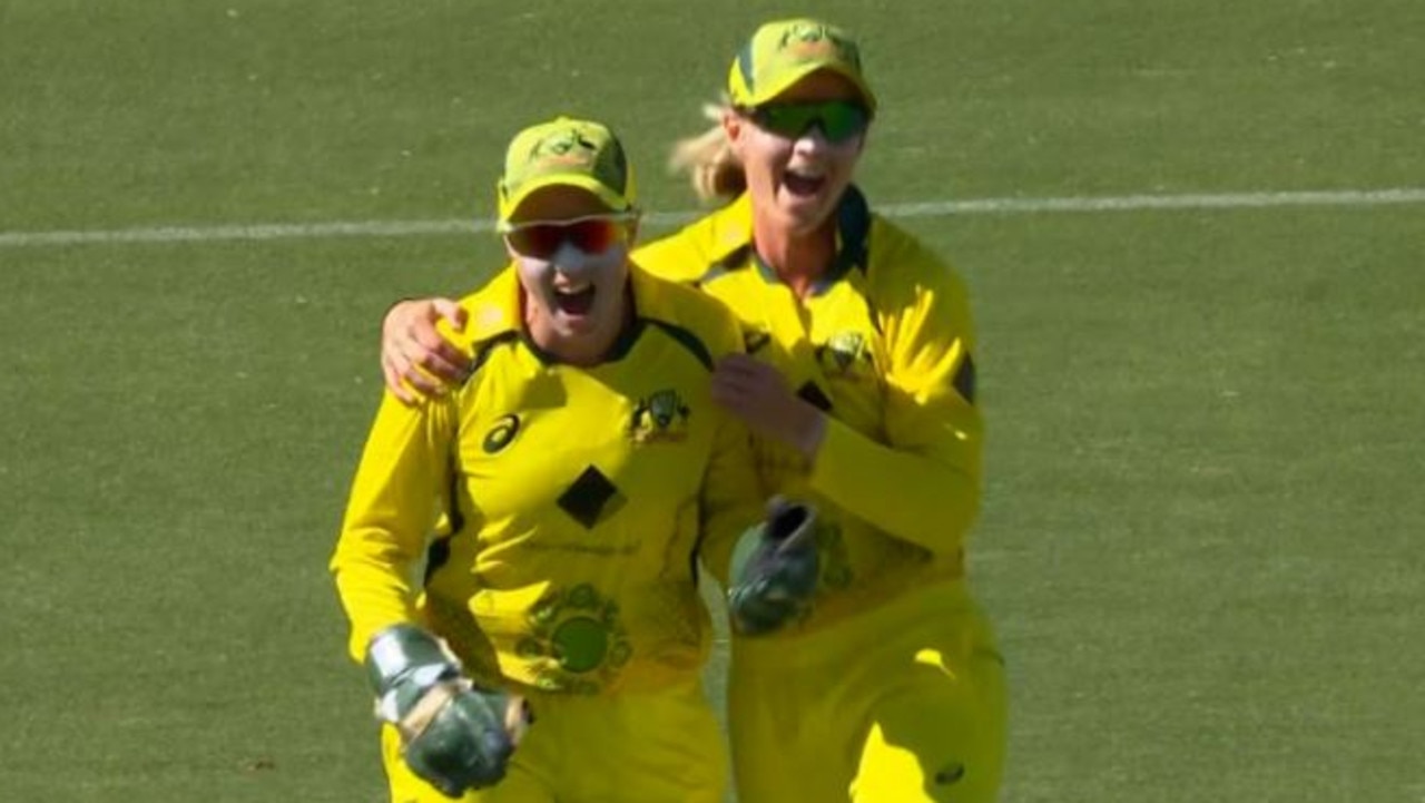 Australia v Inggris langsung, blog, pembaruan, The Ashes, Darcie Brown, Beth Mooney