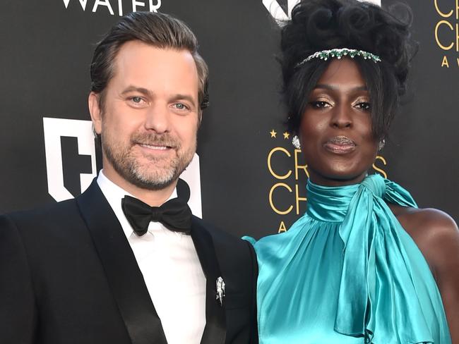 LOS ANGELES, CALIFORNIA - MARCH 13: (L-R) Joshua Jackson and Jodie Turner-Smith attend the 27th Annual Critics Choice Awards at Fairmont Century Plaza on March 13, 2022 in Los Angeles, California. (Photo by Alberto E. Rodriguez/Getty Images for Critics Choice Association)