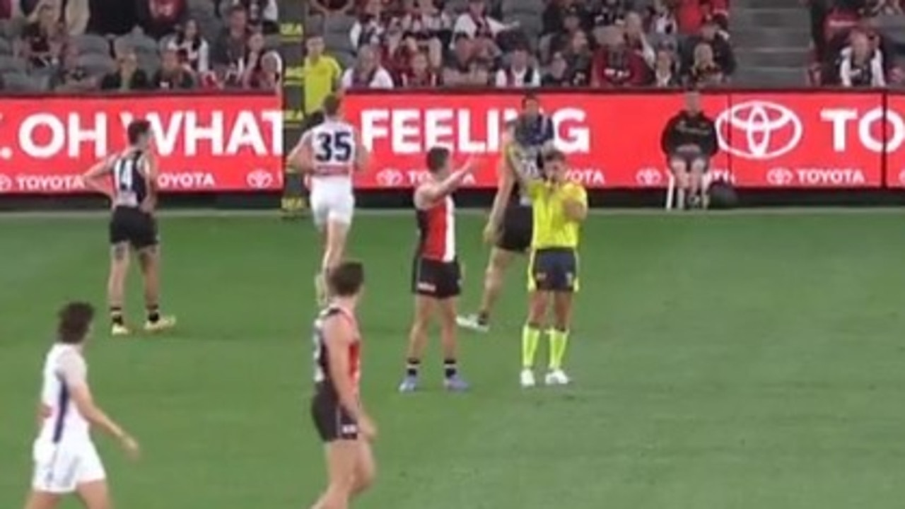 Steele gave another away less than a minute later. Photo: Fox Footy