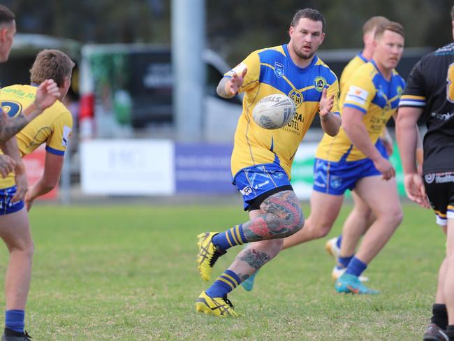 Guy Rosewarn takes a hit up for the Gorillas. Picture: Steve Montgomery/Ourfootyteam