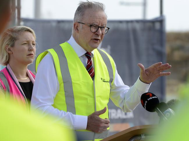 PERTH, AUSTRALIA. NewsWire Photos. 10JANUARY 2025. The Prime Minister, Anthony Albanese, is in Perth today with the Member for Pearce Tracey Roberts. They will attend a sod turn for the Alkimos Aquatic Centre. Prime Minister Anthony Albanese Turns the first sod with members of the City of Wanneroo. Picture: NewsWire/ Sharon Smith