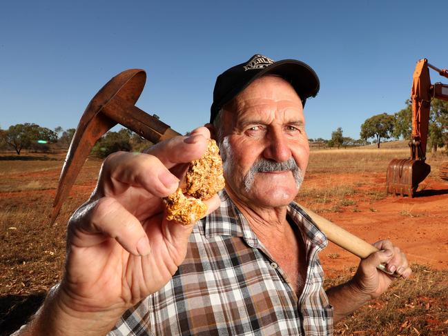 There’s still plenty of gold around Charters Towers, as Clyde Doxford discovered in 2020. Picture: Liam Kidston