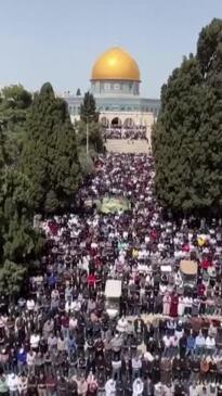 Thousands attend Ramadan prayers in Jerusalem