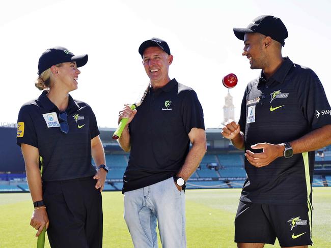 DAILY TELEGRAPH - 13.12.24SuperCoach BBL launch at SCG this morning.  L to R, Phoebe Litchfield, Mike Hussey and Tanveer Sangha. Picture: Sam Ruttyn