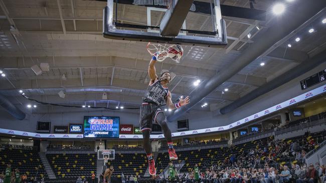 See the Harlem Globetrotters live.